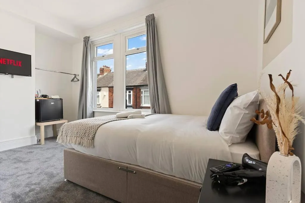 4 Bedroom 4 Bathroom House - Central Location - Free Parking, Fast Wifi And Smart Tvs - Perfect For Contractors And Groups - By Yoko Property Redcar 0*,