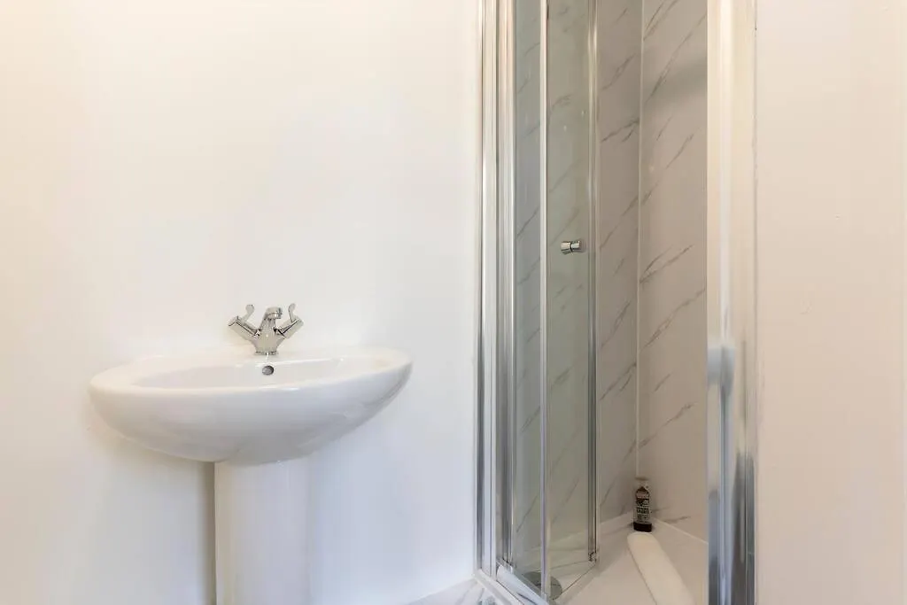 Holiday home 4 Bedroom 4 Bathroom House - Central Location - Free Parking, Fast Wifi And Smart Tvs - Perfect For Contractors And Groups - By Yoko Property Redcar